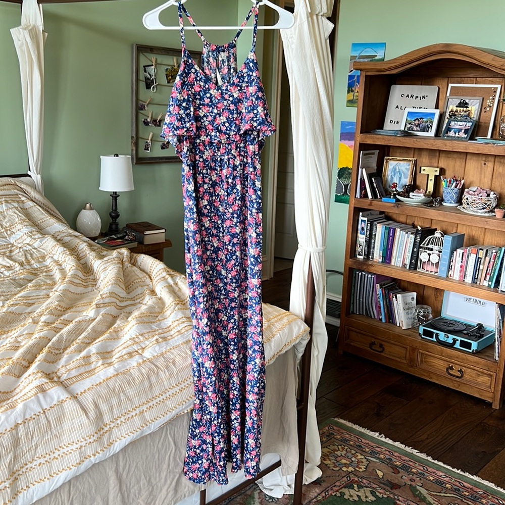 Floral maxi dress with slit